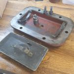 Silen och magneten i sumpen till hydrauliken rengjord Silen och magneten i sumpen till hydrauliken rengjord